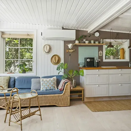 Semesterbostad With Mols Bjerge As Background *